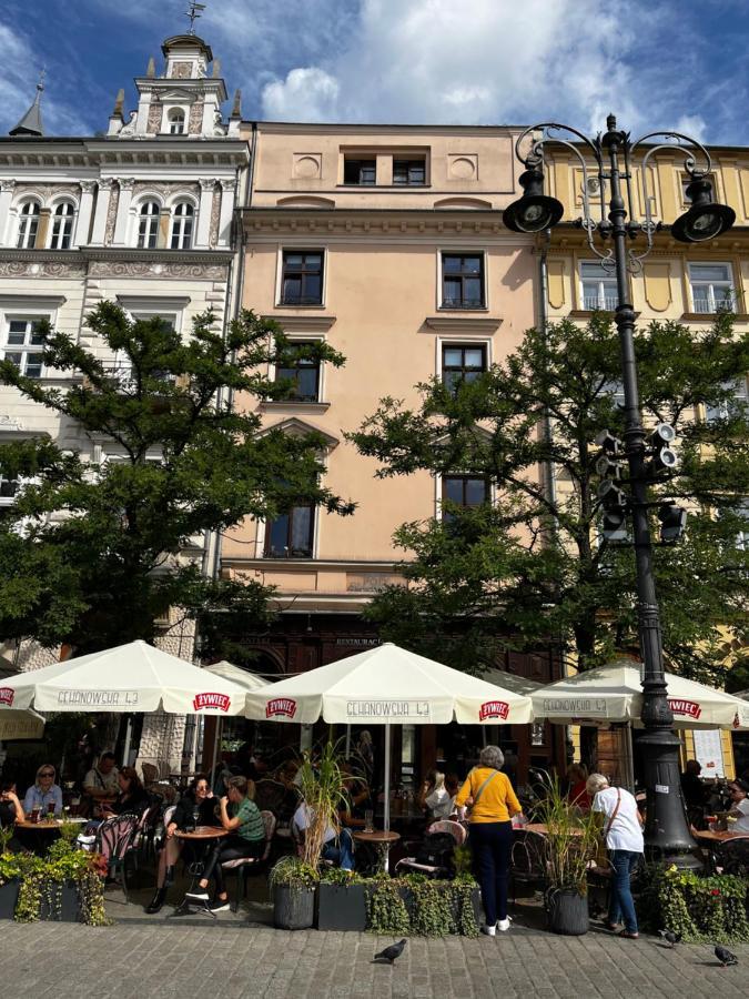 Pod Sloncem - Rynek Glowny Krakow Bagian luar foto